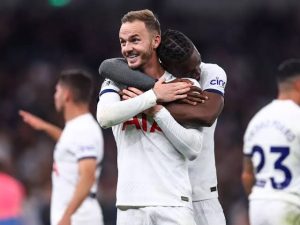 Pondits favours Tottenham to win the league